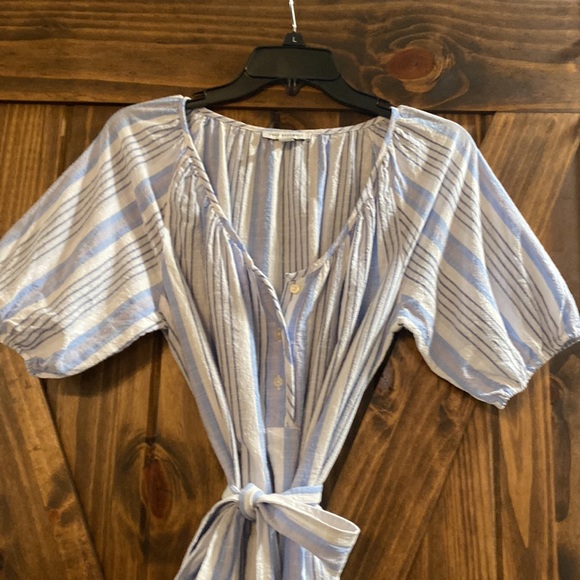 Blue and White dress - Picture 2 of 4